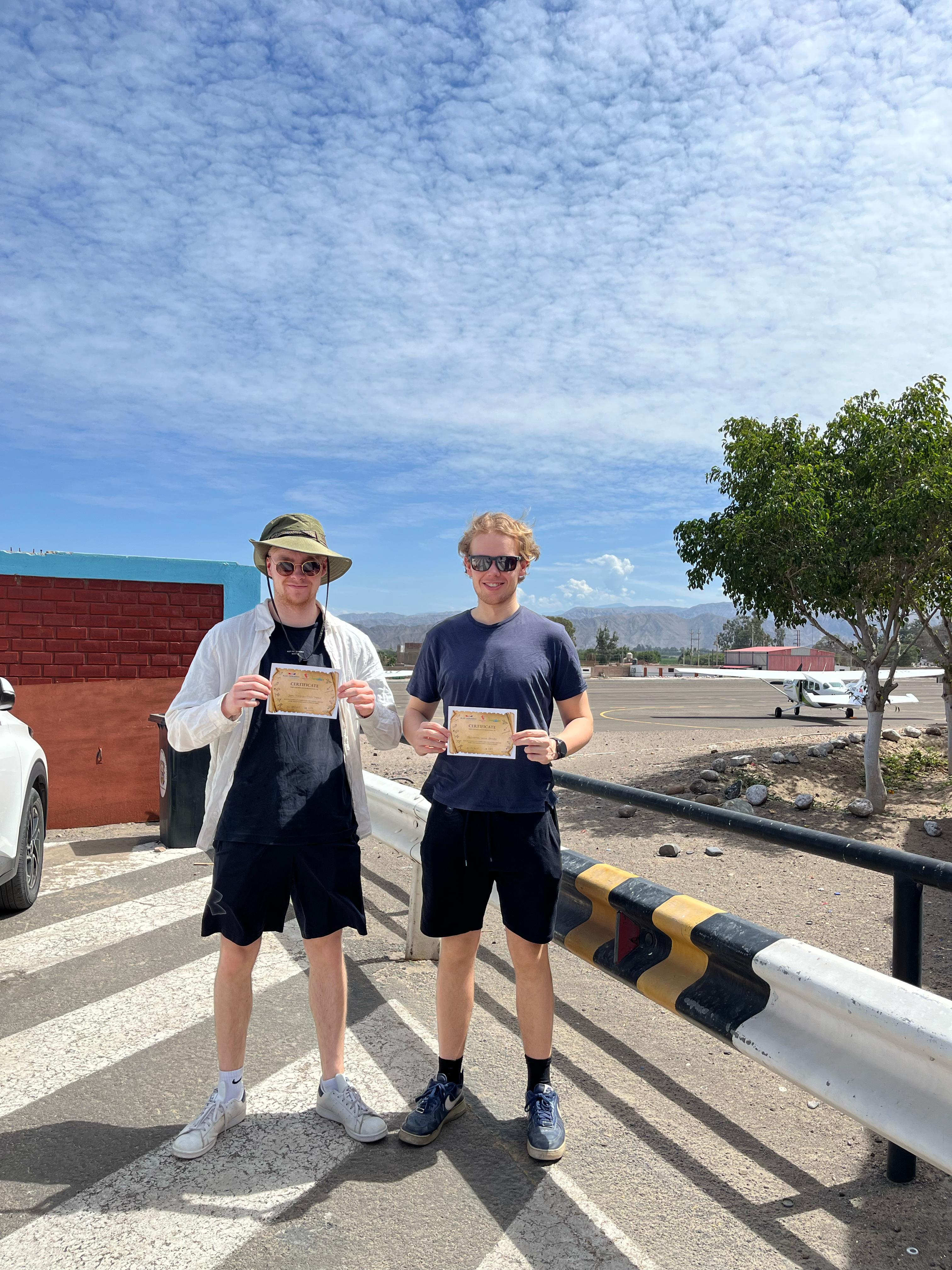 Desde Ica o Huacachina: Sobrevuelo a las Líneas de Nazca y buggy en Huacachina