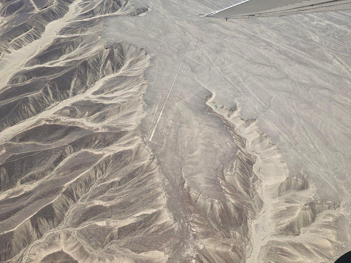 Desde Ica o Huacachina: Sobrevuelo a las Líneas de Nazca y buggy en Huacachina